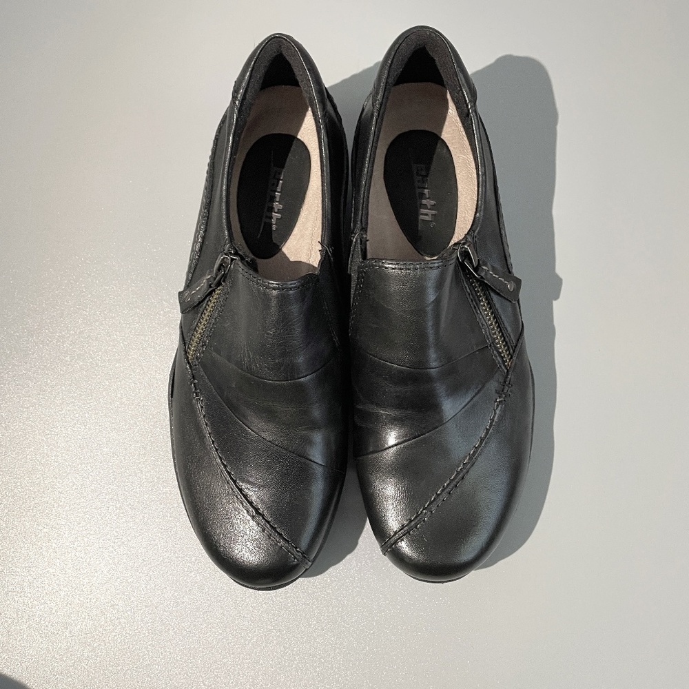 Earth-Anise Black Soft Leather